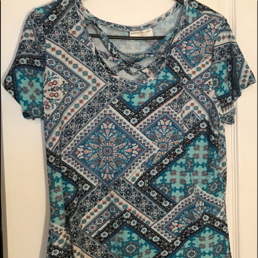 Women’s blouses size small perfect condition